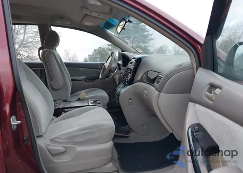 2004 Toyota Sienna Ce z USA, uszkodzony, nr VIN 5TDZA23C44S164599